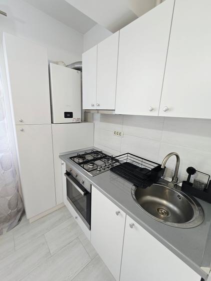 Apartament cu 2 camere semidecomandat în Militari