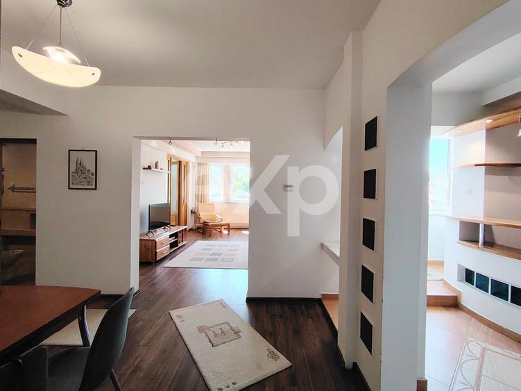 Apartament cu 4 camere semidecomandat, mobilat în Zorilor