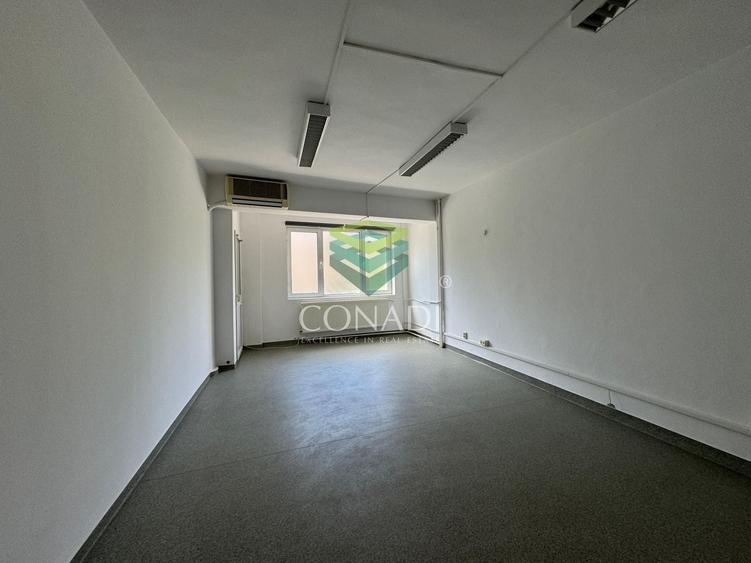 Casă individuală cu 15 camere cu Canalizare în Cotroceni