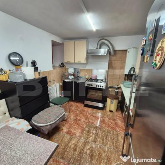 Apartament cu 2 camere semidecomandat în Badea Cârțan