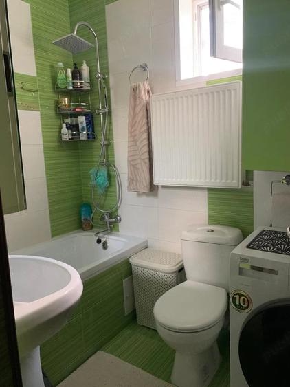 Apartament cu 3 camere decomandat în Găvana