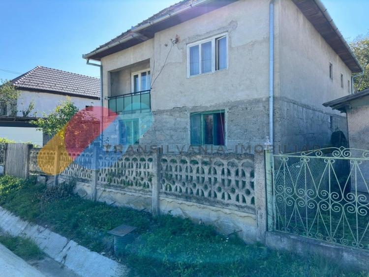 Casă individuală cu 4 camere cu Canalizare în Jucu de Sus