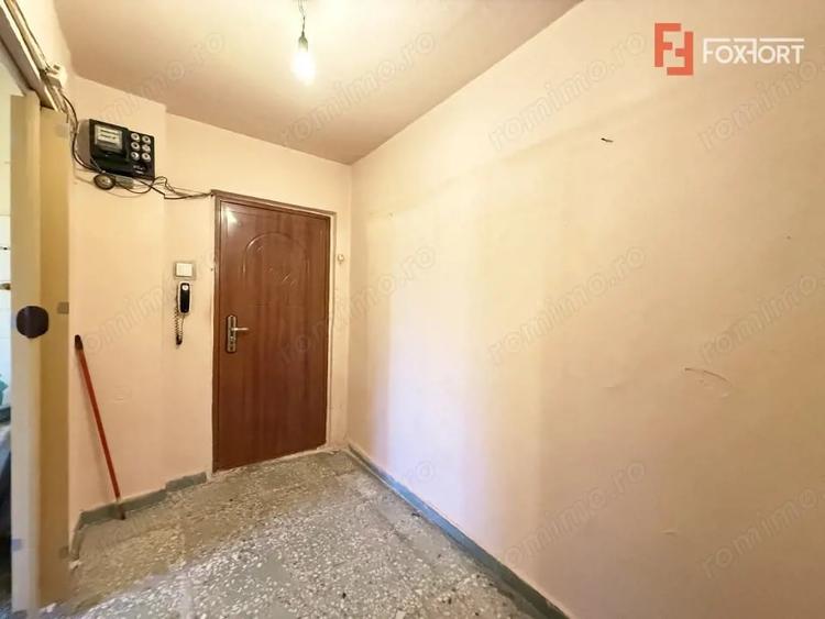Apartament cu 2 camere semidecomandat în Cetății