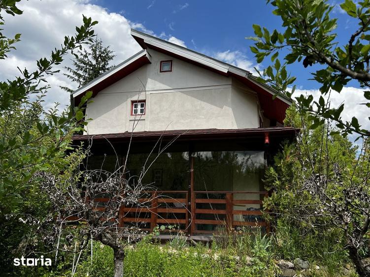 Casă cu 4 camere cu Teren 1000 Mp în Vernești