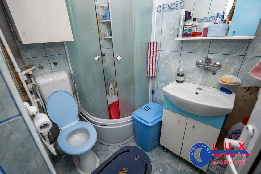Apartament cu 3 camere semidecomandat în Neptun