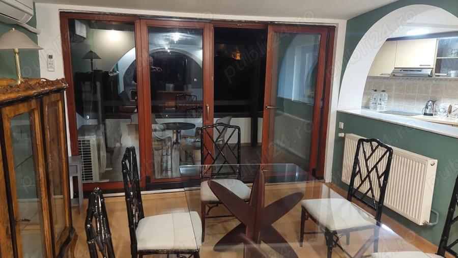Apartament cu 3 camere semidecomandat în Central