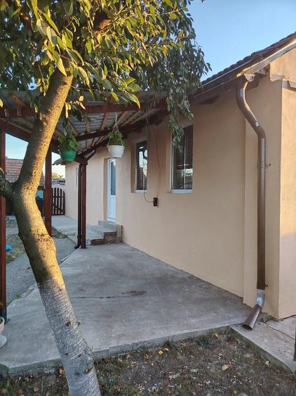 Casă cu 2 camere cu Teren 550 Mp în Jebel