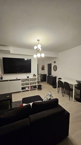 Apartament cu 2 camere semidecomandat, mobilat în Florești