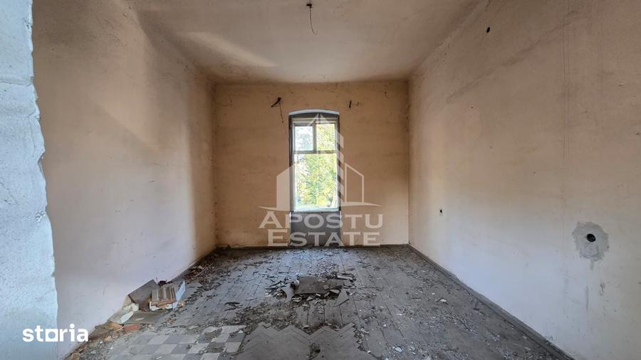 Casă cu Teren 1162 Mp în Iosefin