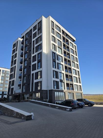 Apartament cu 3 camere decomandat în Sud