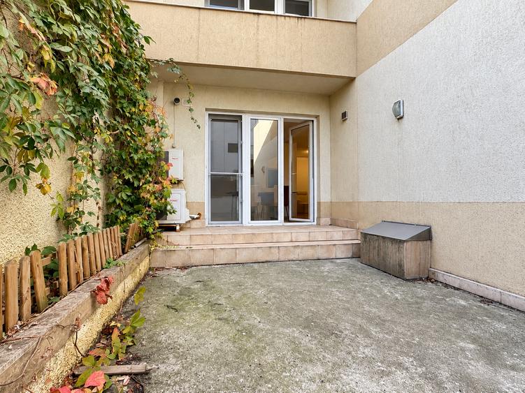 Apartament cu 4 camere semidecomandat în Dorobanți