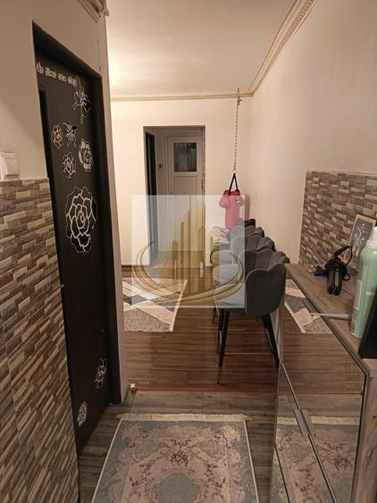 Apartament cu 3 camere semidecomandat, mobilat în Ferentari