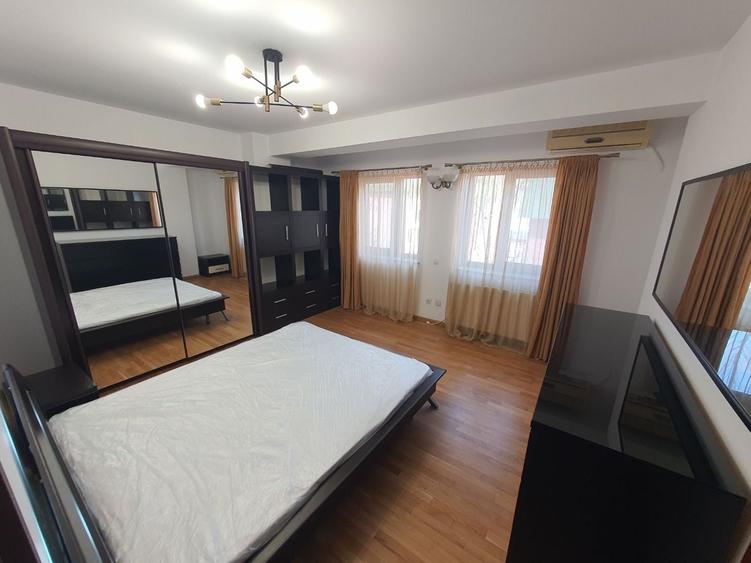 Apartament cu 3 camere, mobilat în P-ța Muncii