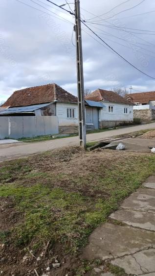 Casă cu 2 camere cu Teren 300 Mp în Uileacu de Beiuș