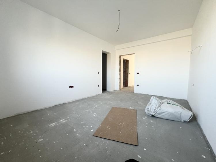 Duplex cu 4 camere cu Canalizare în Giarmata