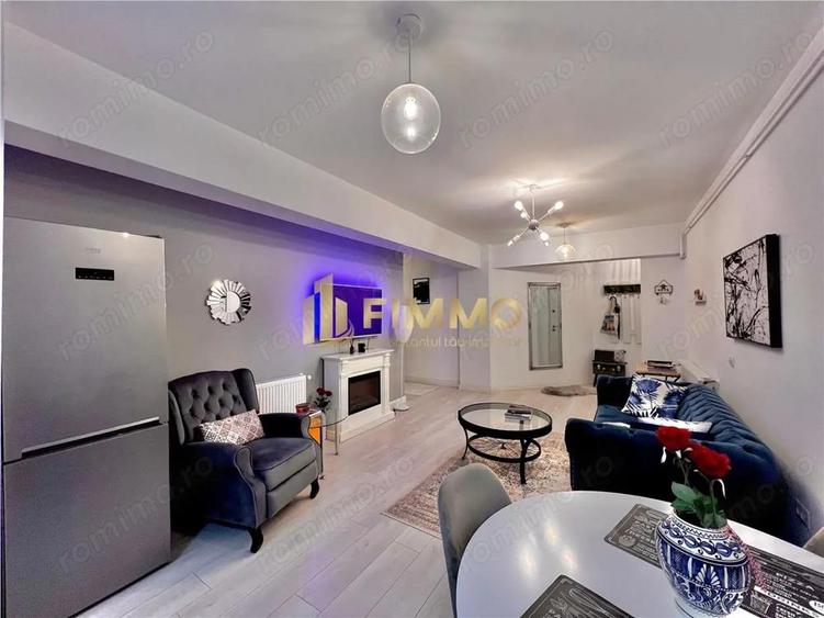 Apartament cu 3 camere semidecomandat în Periferie