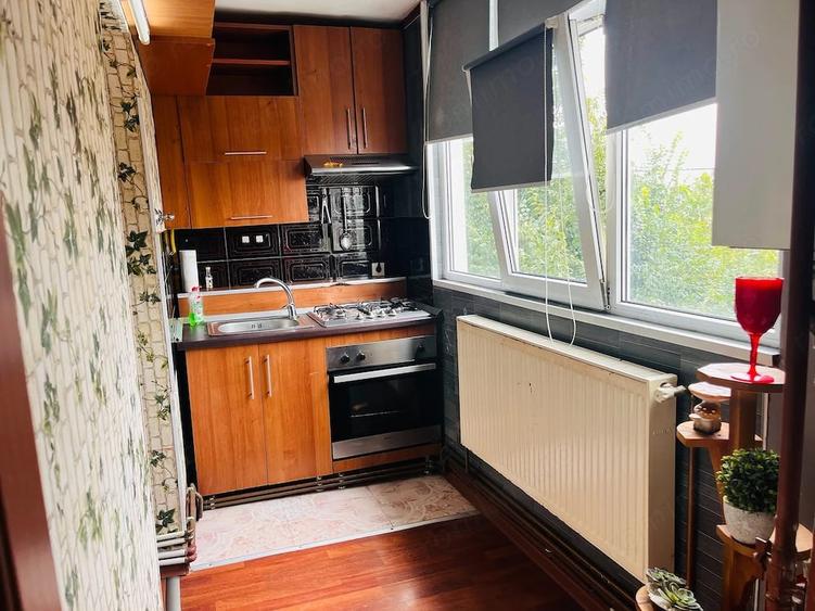 Apartament cu 2 camere decomandat în 1 Mai