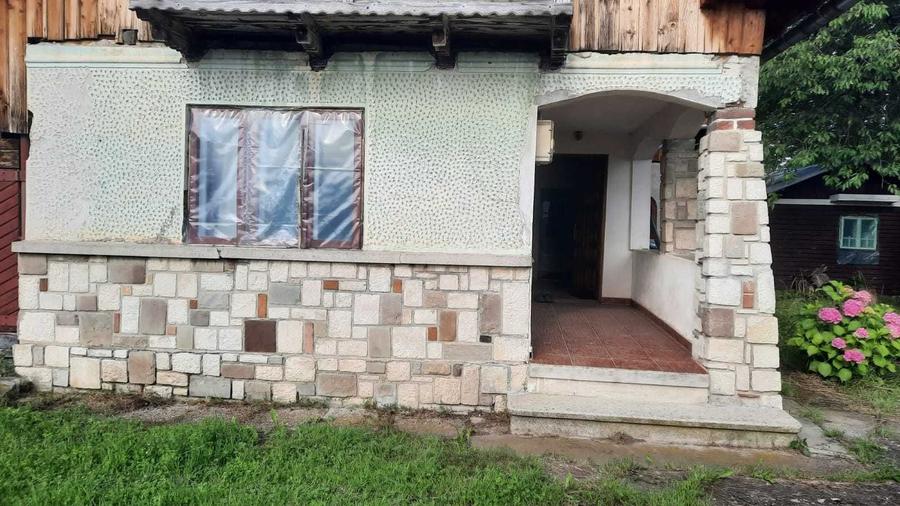 Casă cu 4 camere în Brebu