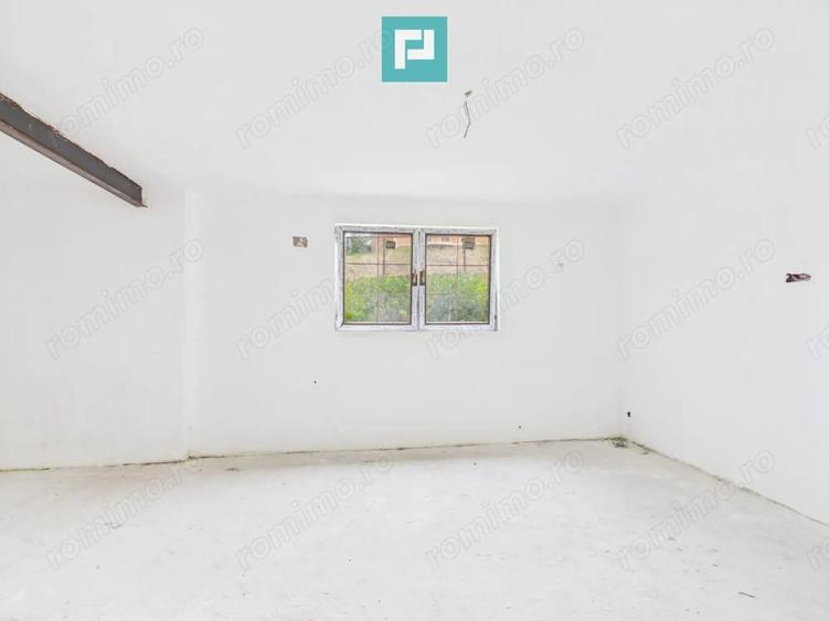 Casă cu 4 camere cu Teren 405 Mp în Romanilor