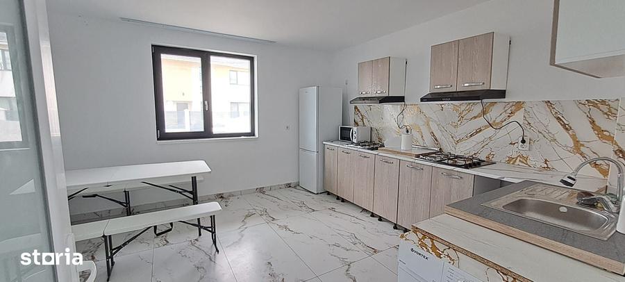 Casă cu Teren 768 Mp în Săbăreni