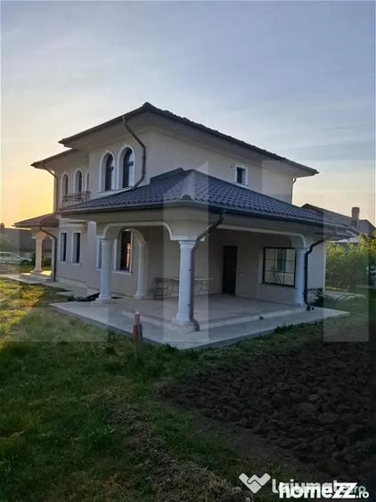 Casă cu 5 camere cu Teren 1040 Mp în Central