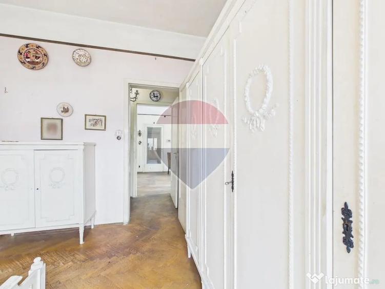 Apartament cu 4 camere semidecomandat în Ferdinand