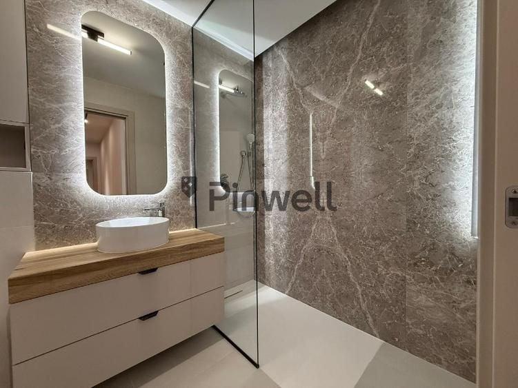 Apartament cu 4 camere decomandat, mobilat în Central