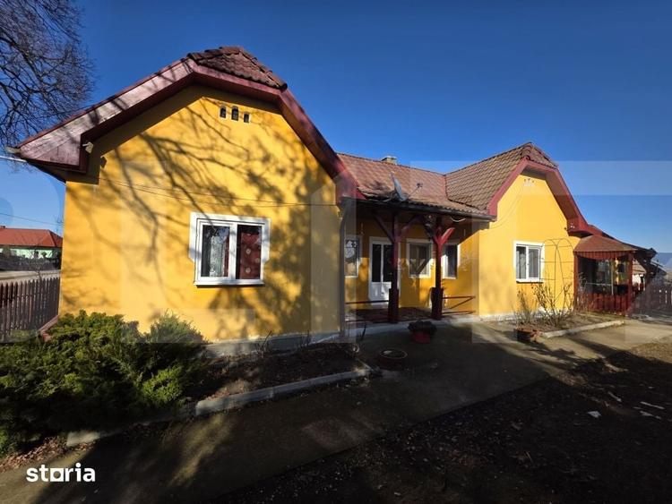 Casă cu 3 camere cu Teren 4669 Mp în Moacșa