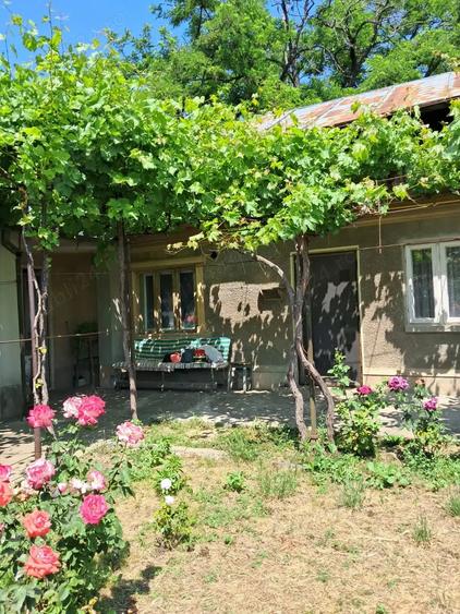 Casă cu 4 camere cu Teren 750 Mp în Chercea