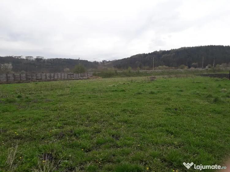 Teren de 3100 mp, în Șcheia
