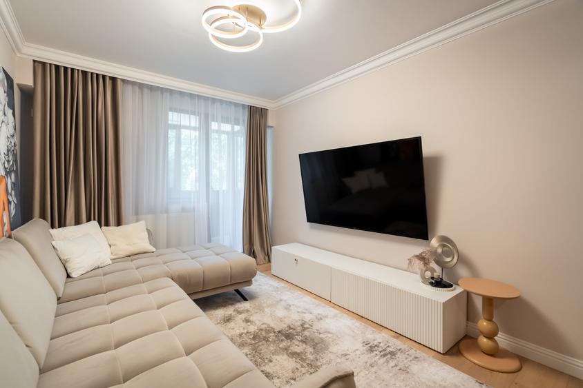 Apartament cu 3 camere decomandat în Barbu Văcărescu