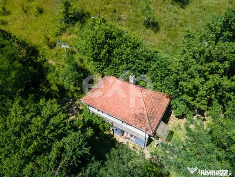 Casă cu 3 camere cu Teren 3288 Mp în Bucea