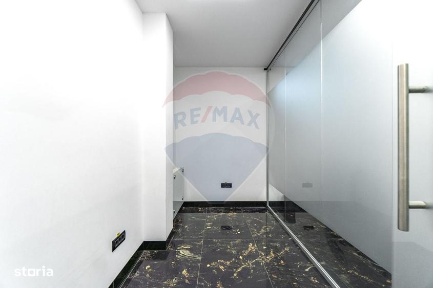 Spațiu comercial, de 100 mp, în Central