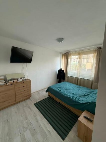 Apartament cu 3 camere decomandat, mobilat în Universitate