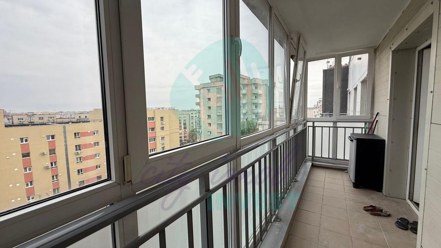 Apartament cu 4 camere decomandat, mobilat în Decebal