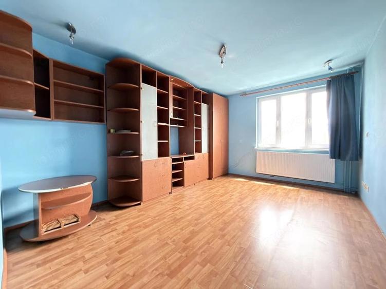 Apartament cu 2 camere decomandat în Aradului