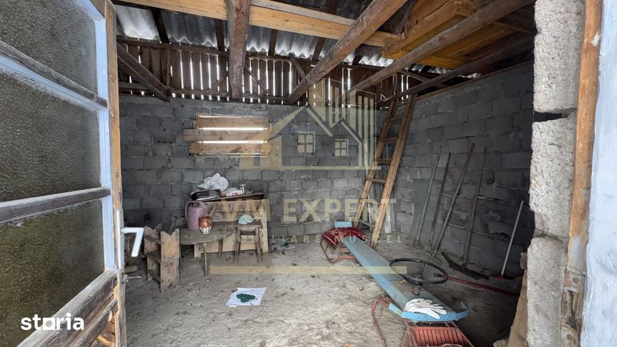 Casă cu 4 camere cu Teren 3038 Mp în Mălureni