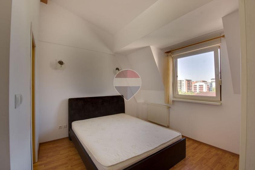 Apartament cu 4 camere decomandat, mobilat în Aradului