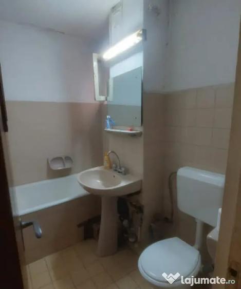 Apartament cu 3 camere decomandat în Tomis Nord