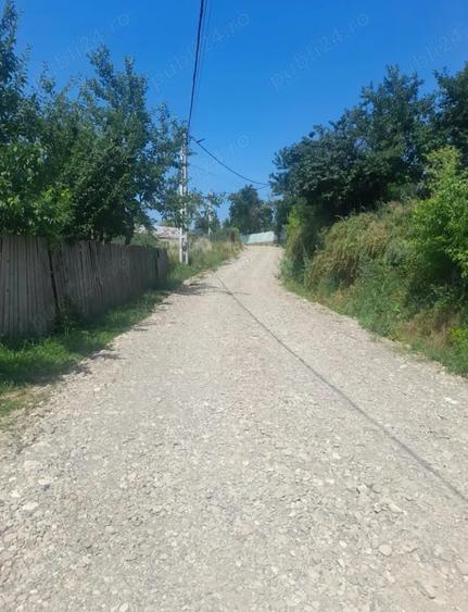 Teren de 700 mp, în Miroslava