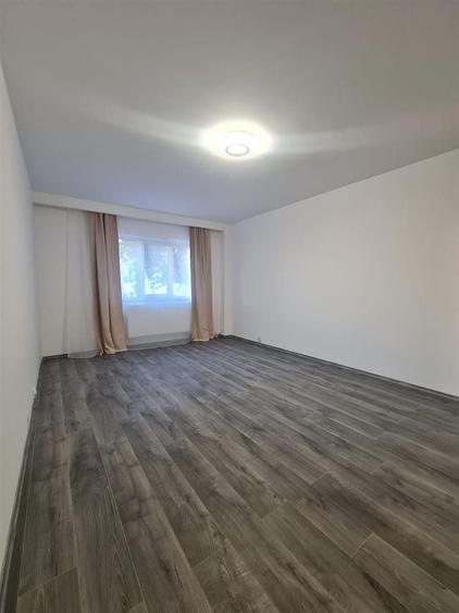 Apartament cu 3 camere decomandat în Iosia