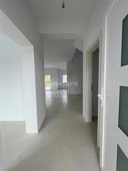 Casa spațioasa – 4 Dormitoare – Despartita prin Garaj (140 mp utili, 400 mp