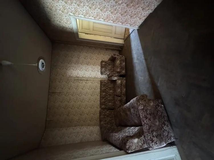 Casă cu 5 camere în Central