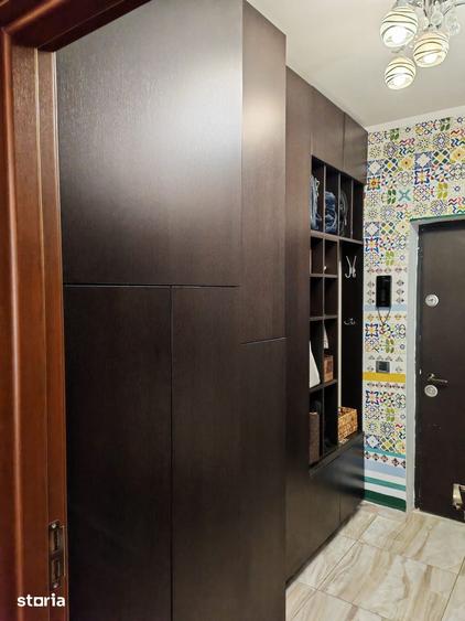 Apartament cu 3 camere în Tractorul