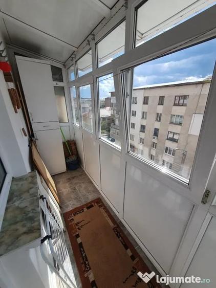 Apartament cu 2 camere decomandat în Precista