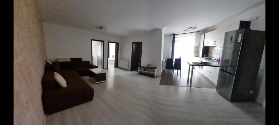 Apartament cu 3 camere decomandat în Florești