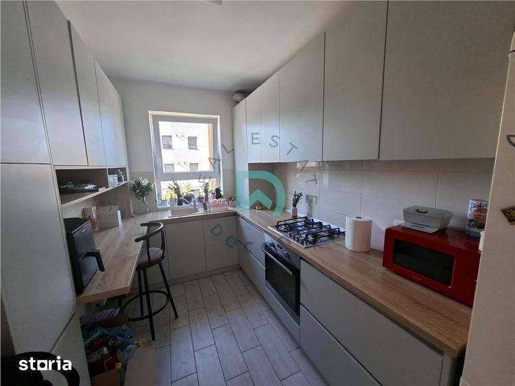 Apartament cu 3 camere în Tractorul