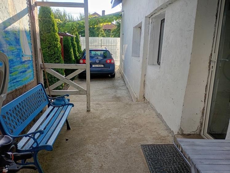 Casă cu 4 camere în Lumina