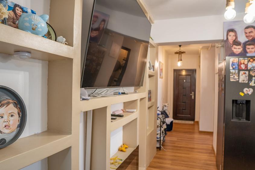 Apartament cu 3 camere semidecomandat în Letea