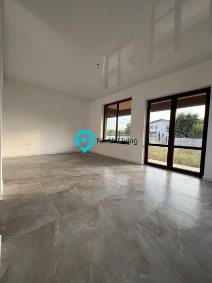 Duplex cu 4 camere cu Canalizare în Domnești